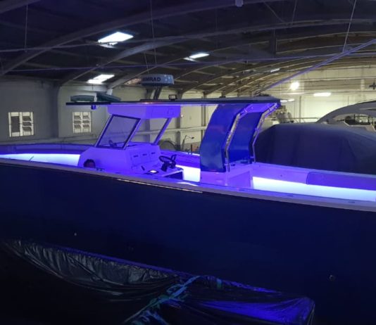 Novo catamarã de pesca que será lançado pela SEC Boats está pronto para ir para a água