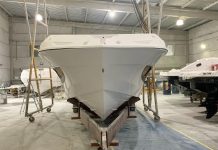 NHD Boats divulga novas imagens da construção de sua lancha de 34 pés