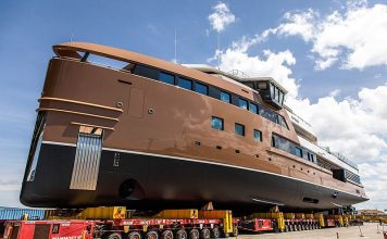 Imponente megaiate explorador de mais de 250 pés é lançado na Holanda